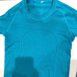 LULULEMON SIZE 6 long sleeve shirt